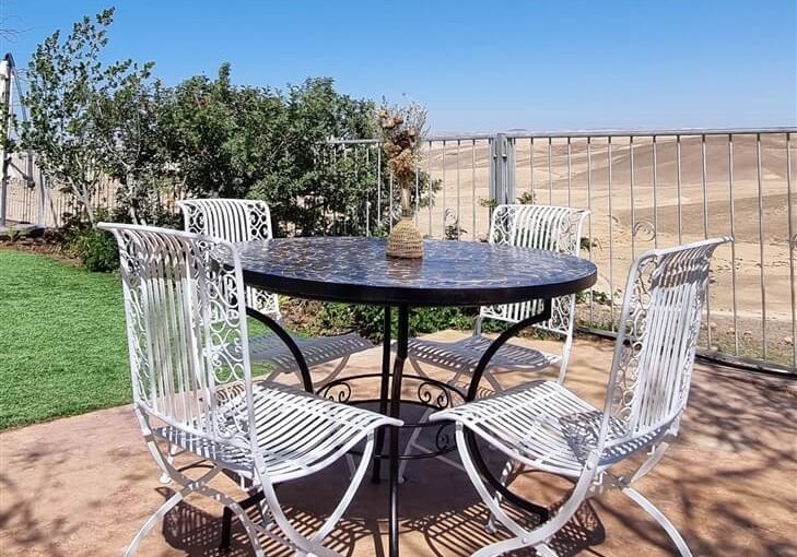 קורא במדבר חוץ (13).jpg