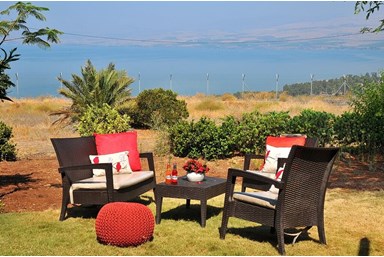 קסם על ים כנרת - החצר הפרטית 