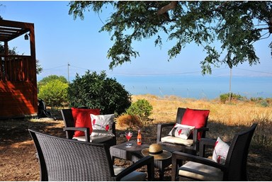 קסם על ים כנרת - החצר הפרטית 