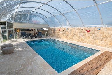 הבקתה של איה - מתחם החוץ