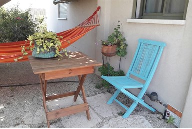 גוונים בעמק  - בחצר ובסביבה