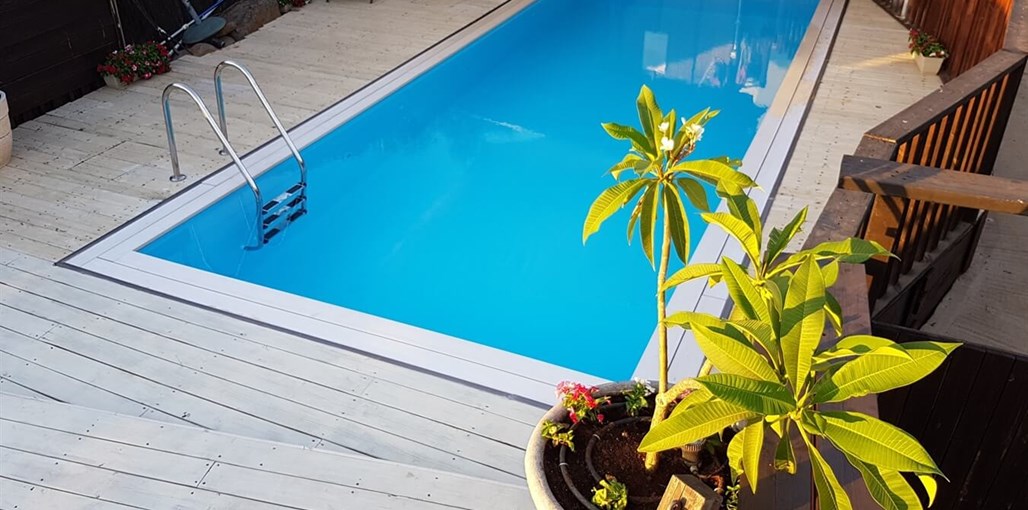 וולקנס הבריכה והחצר (2).jpg