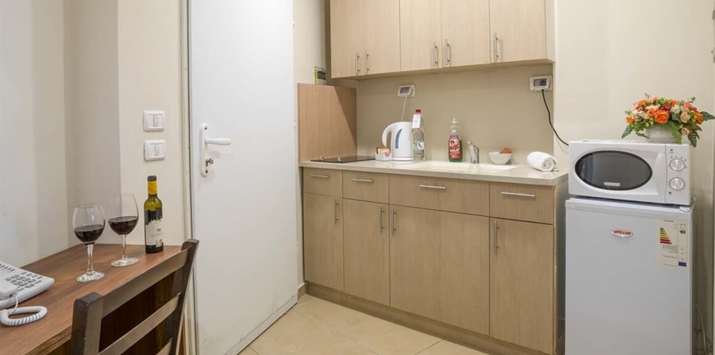 מלון סיטי סנטר ירושלים Kitchenette Studio Superior model 2.jpg