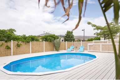 אהבה בגולן - החצר והבריכה