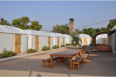 חאן אתנחתא במדבר - אוהלים ל- 16