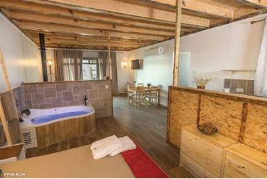 ברמה מעל הכנרת - המרפסת והנוף