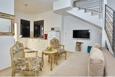 הסוויטה של דני ודורית - שלהבת