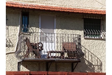 וילנית - הבריכה והחצר