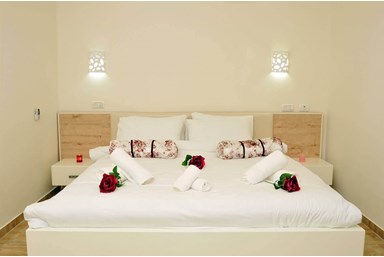 צימר נגיעות בטבע - משפחת מנדו