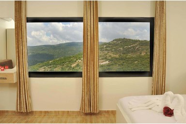 צימר נגיעות בטבע - משפחת מנדו