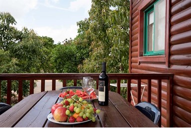 ניחוח גן עדן - בקתת הזוגות