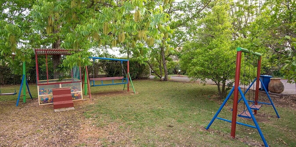 ניחוח גן עדן החצר (15).jpg