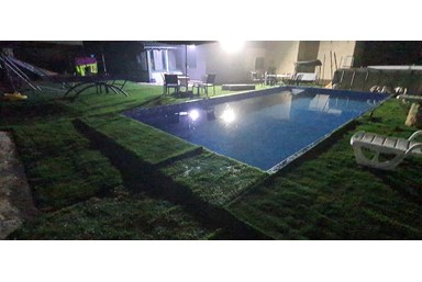 שלווה בכרם - החצר והנוף הפנורמי