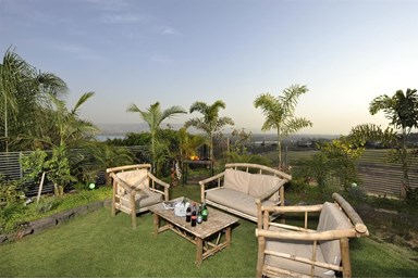 טל בכנרת סוויטות יוקרה - הבריכה והנוף