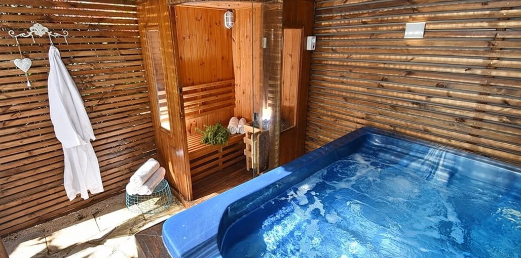 אגם האגדות חצר נוף וספא (10).JPG