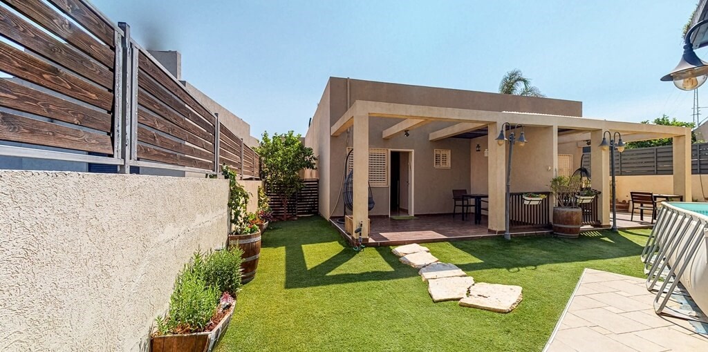 רום הטיילת רום הטיילת (1).jpg