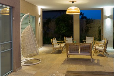 יעלית ואורית - מתחם הבריכה