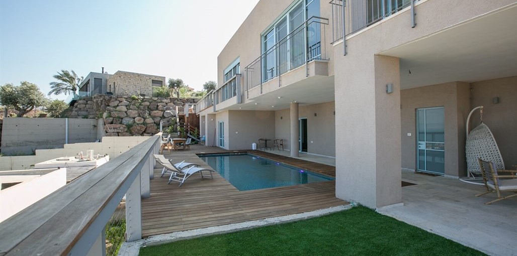 יעלית ואורית סוויטות משפחתיות (1).jpg