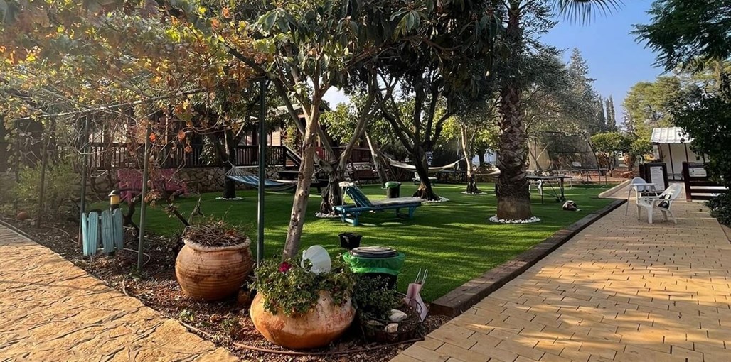 עינבלים ברכס רמים עינבלים - החצר (1).jpeg