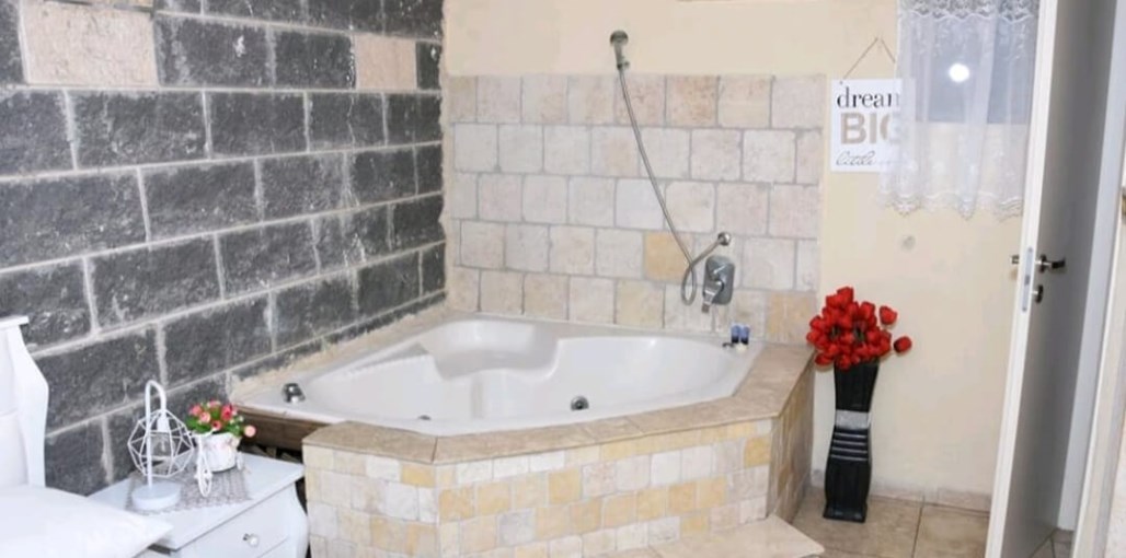 אחוזה באגם זוגיות (5).jpeg