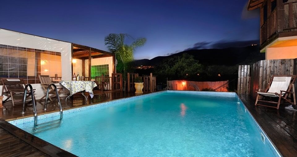 נוף לים החצר והבריכה (7).jpg