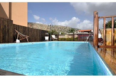 נוף לים - מתחם החוץ והבריכה