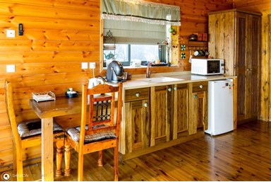 אניצ'ה - סוויטות נופש - הנוף ומתחם הבריכה