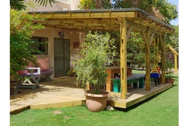 בית שלו בערבה - חצר הבית