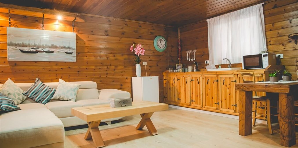 אתנחתא במושב בקתת עץ (9).jpg