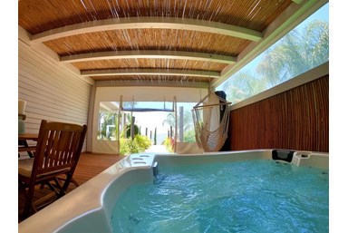 אתנחתא במושב - בחצר ובמתחם החיצוני