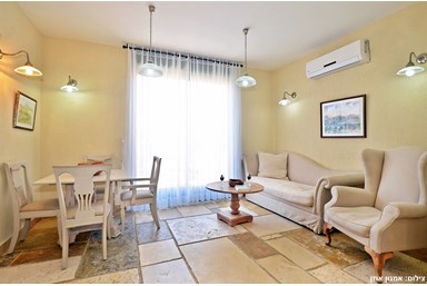 אחוזת יוסף - סוויטת אודם