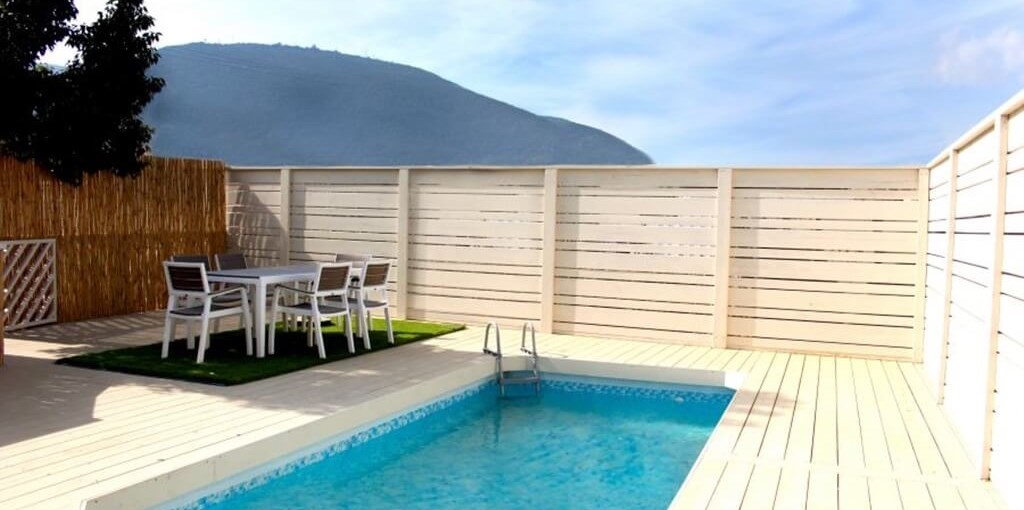 סוויטות מעיינות הגליל בריכה וחצר (9).jpg