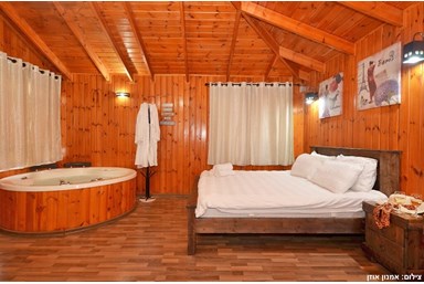 אביבים לאוהבים - הבקתות