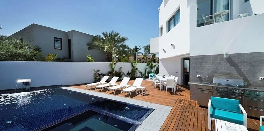 וילה גרדניה v4u_1495101070477679_1200x710.jpg