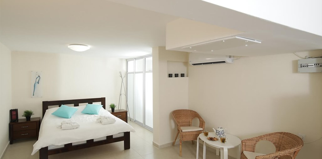 רומנטיכאן מול הכרם עוד צלם מקצועי (3).jpg