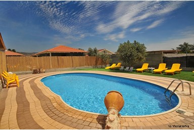 אחוזת נעמה - מתחם החצר