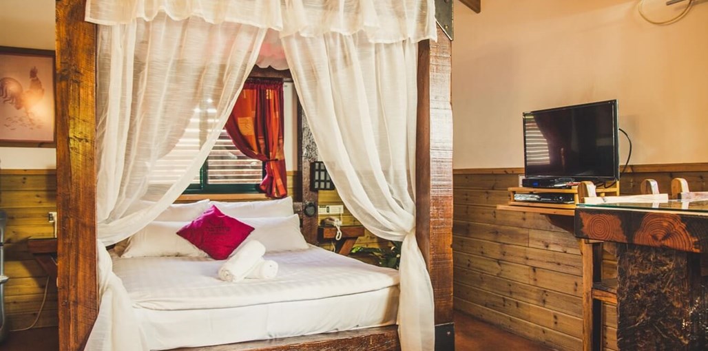 נווה בר הסוויטות תרנגול ופרפר חדשות (1).jpg