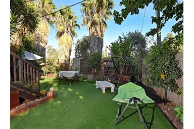 בלה דונה - חצר ובריכה