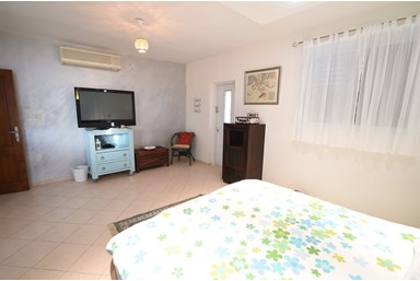 נאורייתא - אמרלד