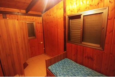 בקתה יפה בעמק