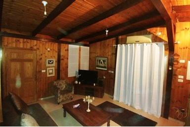 בקתה יפה בעמק - הבקתה 