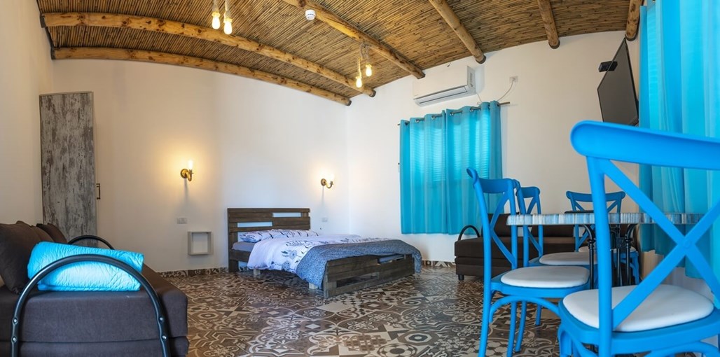 צימר לרגלי החרמון Old school סוויטה 2  (8).jpg