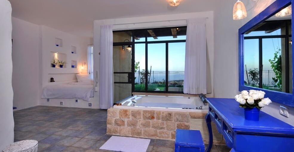 קאמי - סוויטות בוטיק יוונית (2).jpg