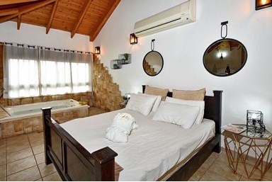 מול המצודה - הסוויטות