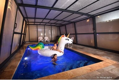 סוויטות אמיליה - בריכה פרטית לסוויטה