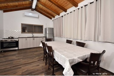 סוויטות אמיליה - בריכה פרטית לסוויטה