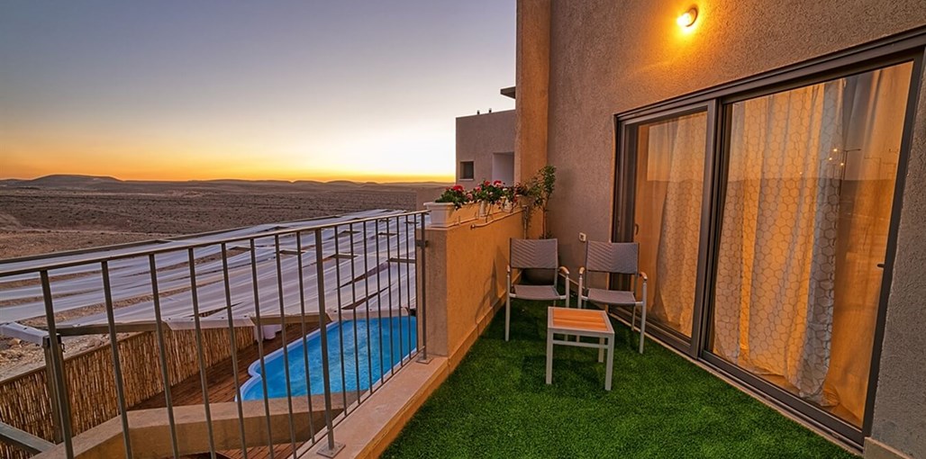 אחוזת המדבר רמון (2).jpg