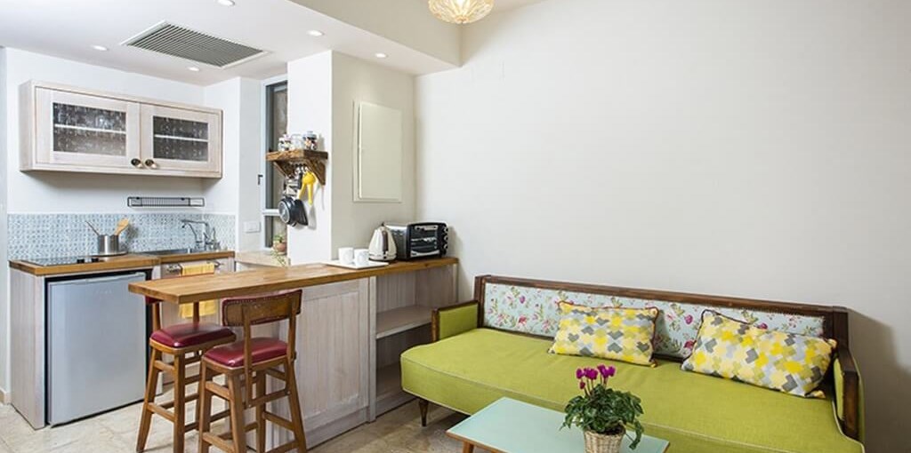 דירות נופש כרמינה עין כרם באלקוני סוויט (6).jpg