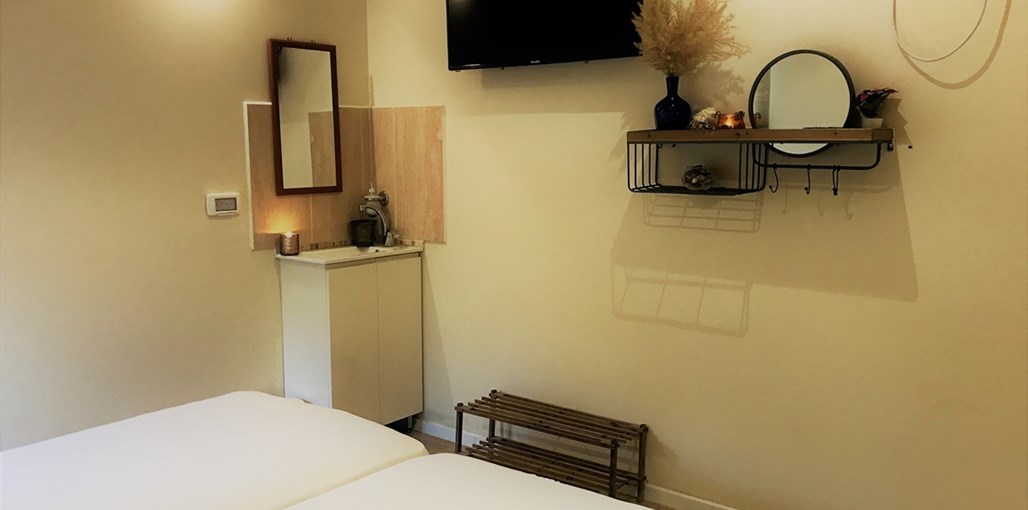 אירוח פאנגיה מצפה רמון קומת הוילה (3).jpg