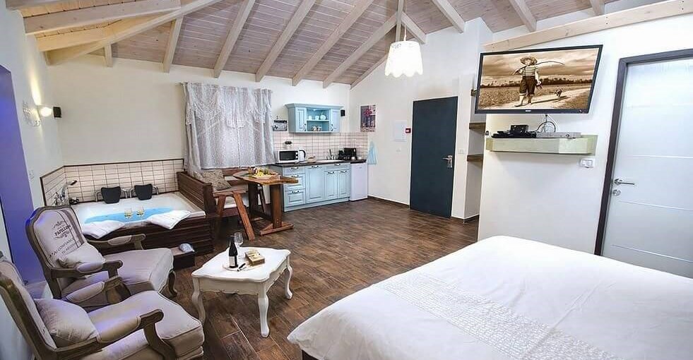 הפינס Happy Ness חדרי אירוח (5).jpeg